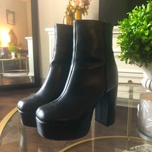 Missguided Black Chunky Platform Boots